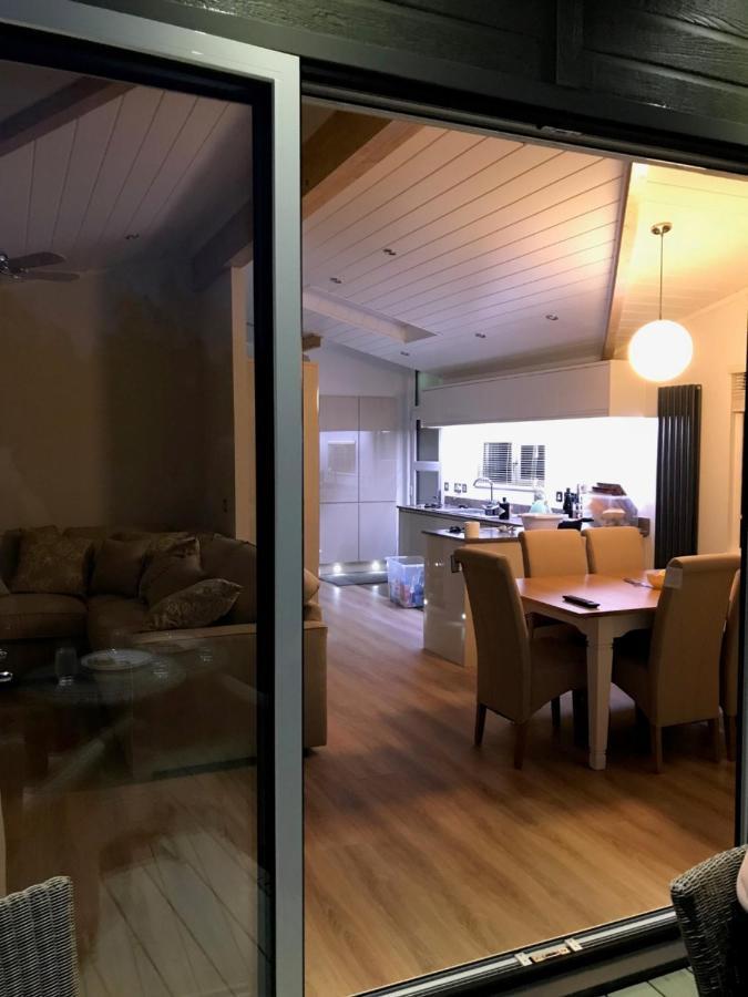Hotel R11 Lake View, Fallbarrow Holiday Park Bowness-on-Windermere Esterno foto